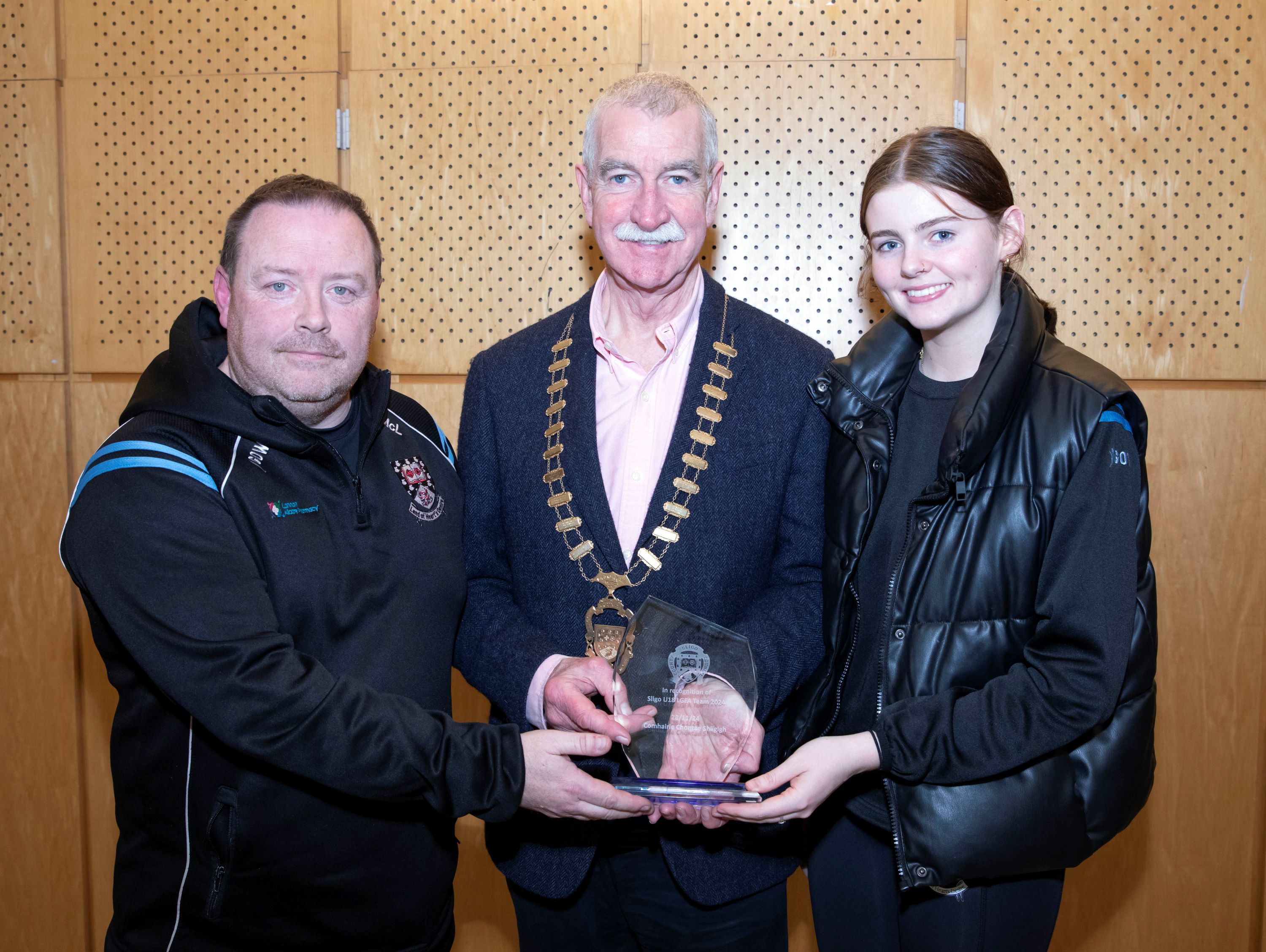 Civic Reception - Sligo Ladies - Presentation of piece 